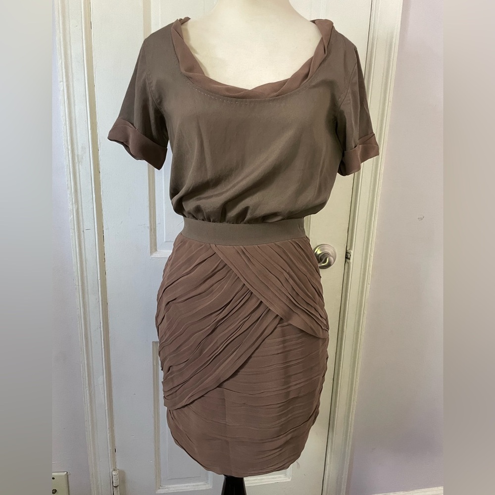Diane Von Furstenberg Draped Pleated Taupe Dress – Size 0